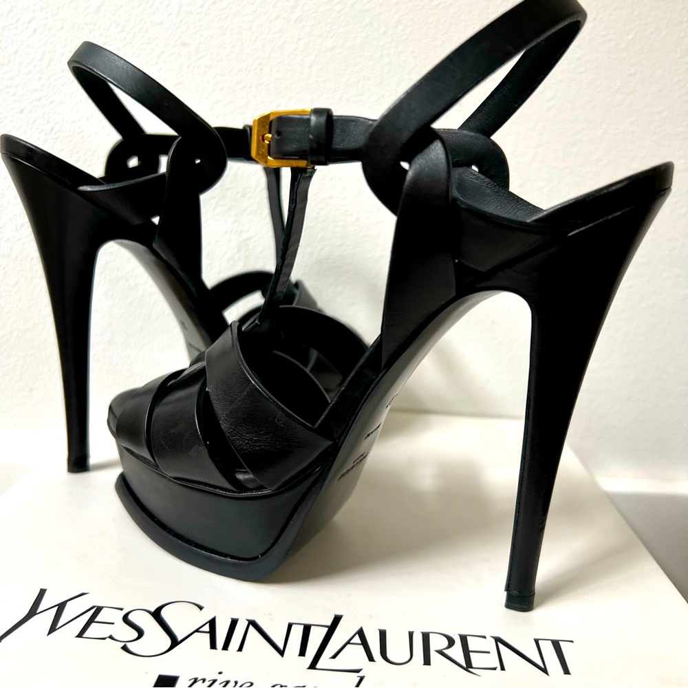 Yves Saint Laurent 105 Tribute Sandal